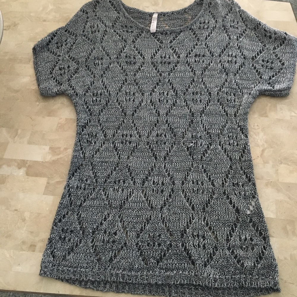 Top - Picture 2 of 5